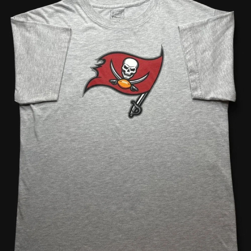 Tampa Bay Buccaneers NFL Pro Line by Fanatics heather gray logo tee Large